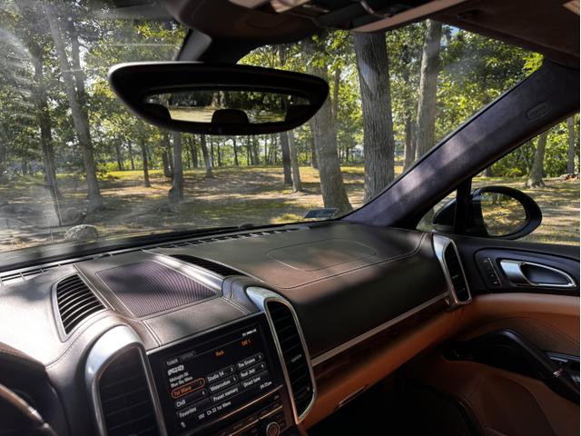Photo of 2011 Black Porsche Cayenne