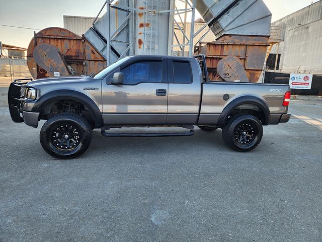 Photo of 2006 Gray Ford F-150
