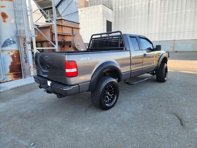 Photo of 2006 Gray Ford F-150