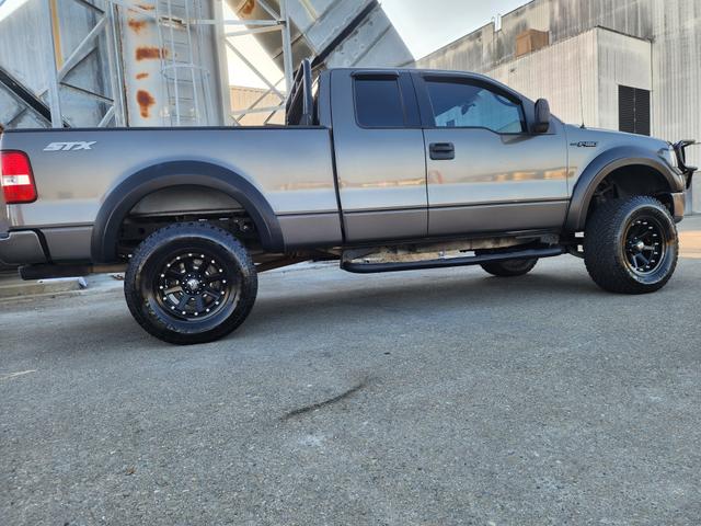 Photo of 2006 Gray Ford F-150