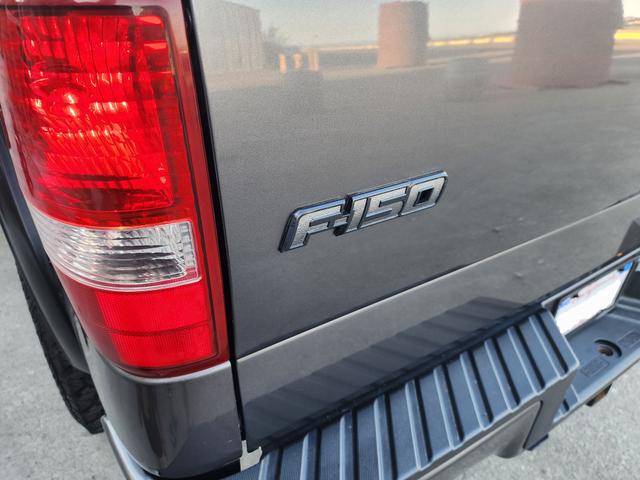 Photo of 2006 Gray Ford F-150