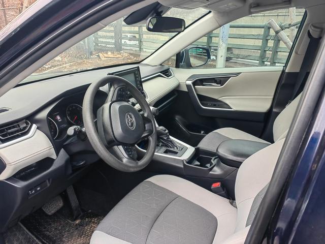 Photo of 2020 Blue Toyota RAV4