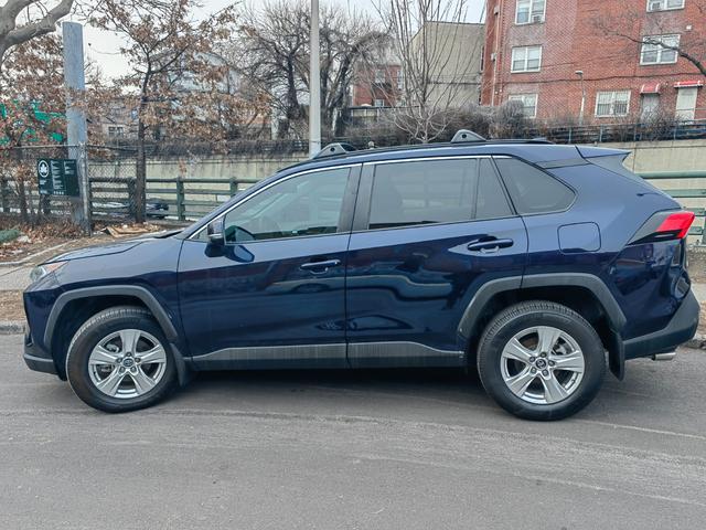 Photo of 2020 Blue Toyota RAV4