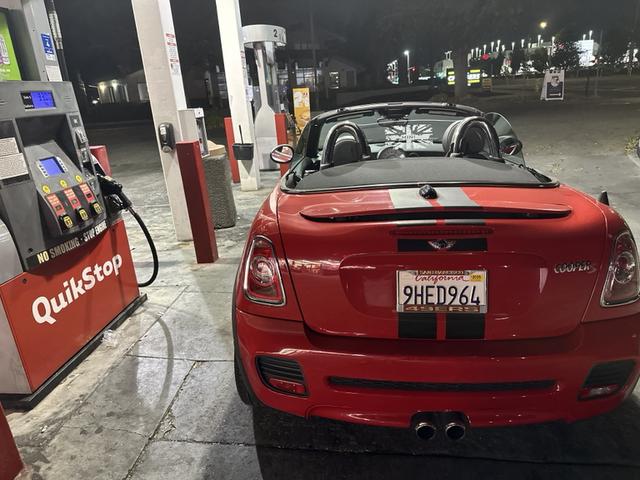 Photo of 2014 Red MINI Roadster