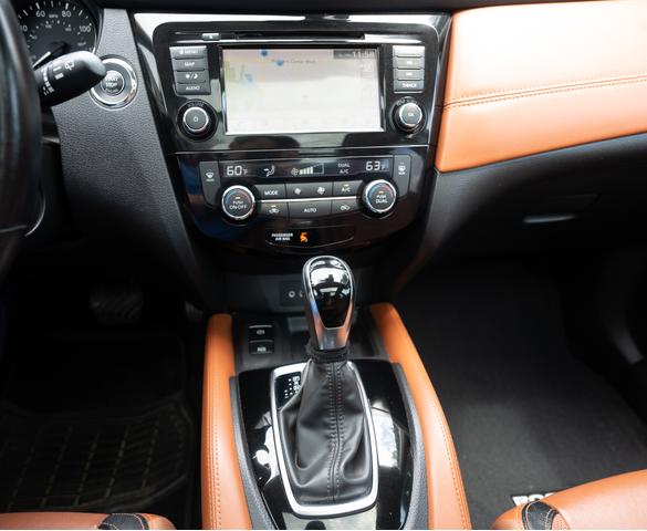 Photo of 2018 White Nissan Rogue