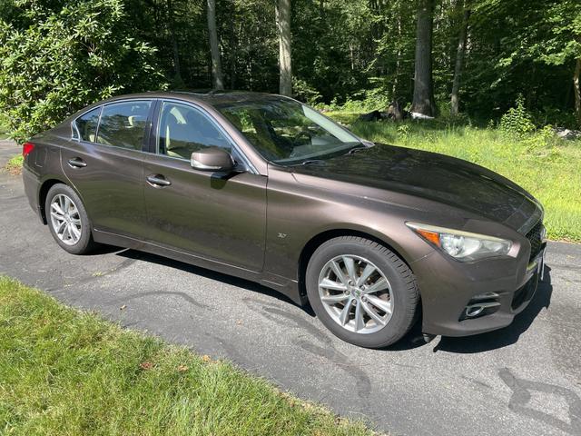 Photo of 2014 Brown INFINITI Q50