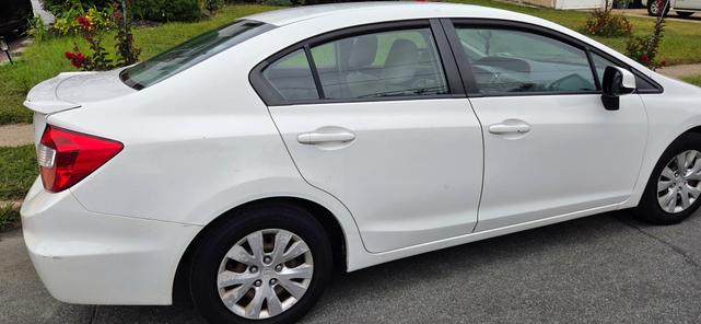Photo of 2012 White Honda Civic