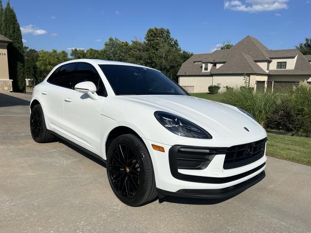 Photo of 2023 White Porsche Macan