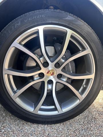 Photo of 2020 Silver Porsche Cayenne