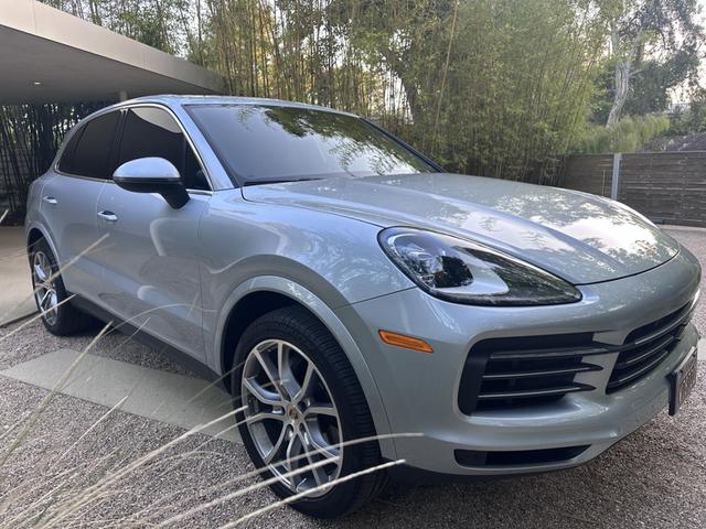 Photo of 2020 Silver Porsche Cayenne