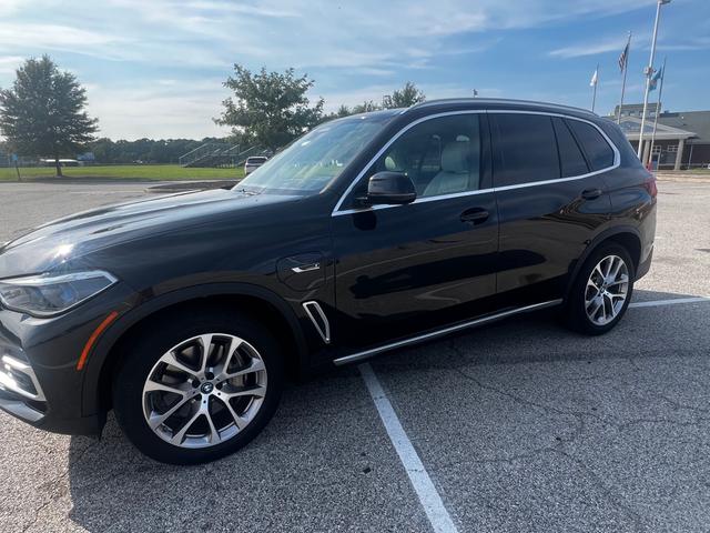 Photo of 2023 Black BMW X5 PHEV