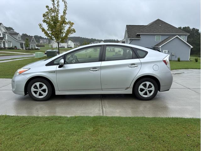 Photo of 2014 Silver Toyota Prius