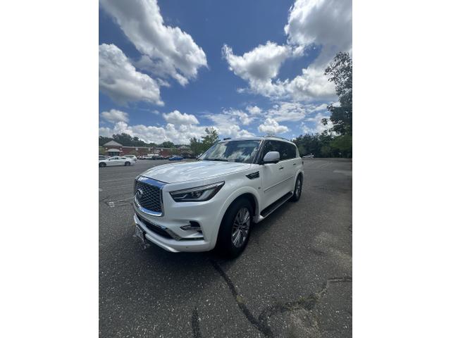 Photo of 2019 White INFINITI QX80