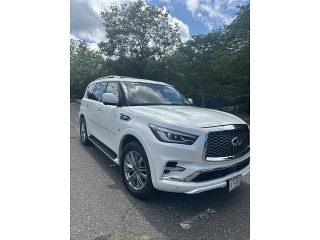 Photo of 2019 White INFINITI QX80