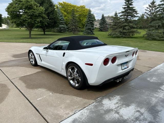 Photo of 2011 White Chevrolet Corvette