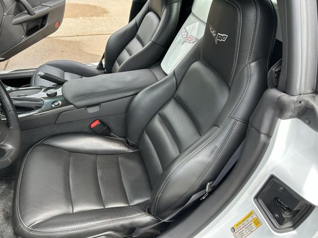 Photo of 2011 White Chevrolet Corvette