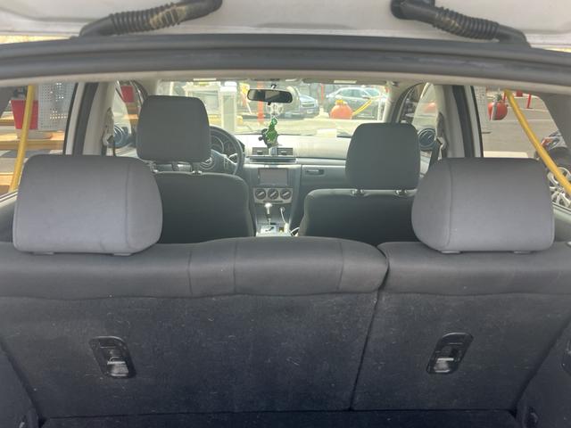 Photo of 2007 White Mazda Mazda3
