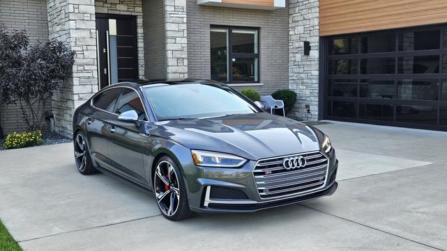 Photo of 2018 Gray Audi S5