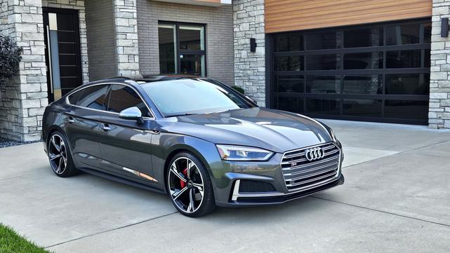 Photo of 2018 Gray Audi S5