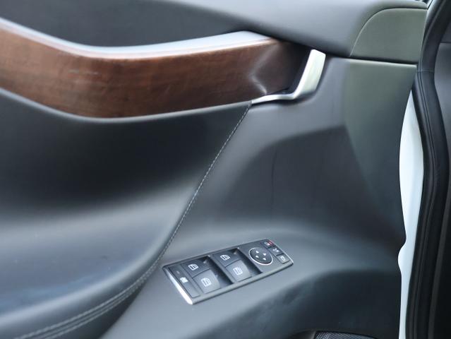 Photo of 2021 Black Tesla Model X