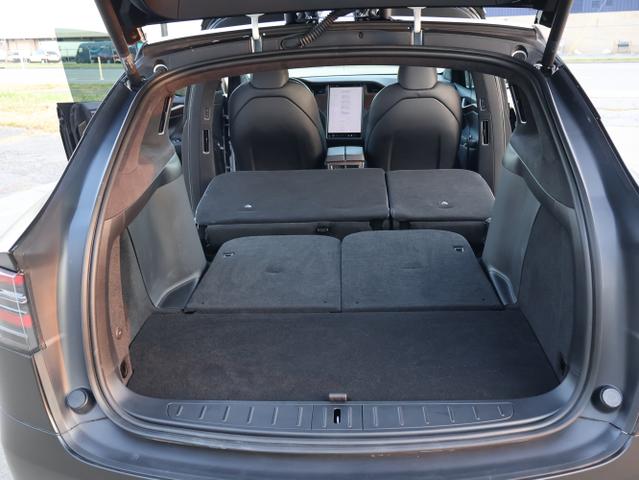Photo of 2021 Black Tesla Model X