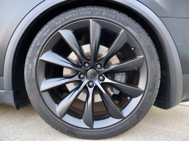 Photo of 2021 Black Tesla Model X