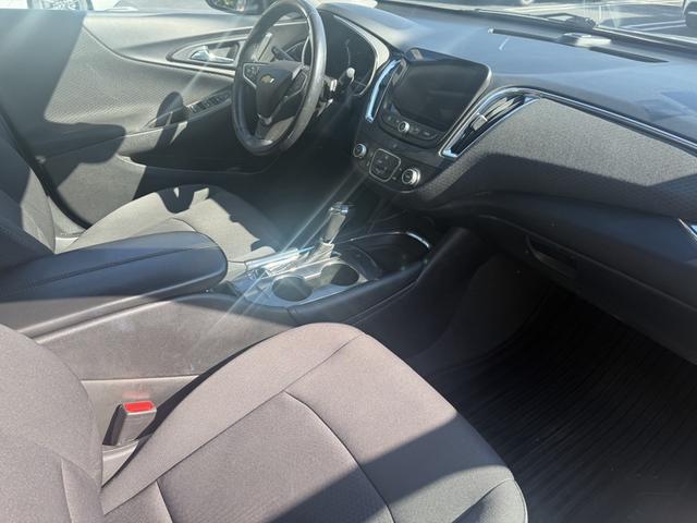 Photo of 2018 Silver Chevrolet Malibu