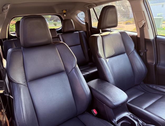 Photo of 2015 Black Toyota RAV4