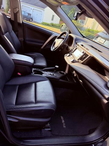Photo of 2015 Black Toyota RAV4