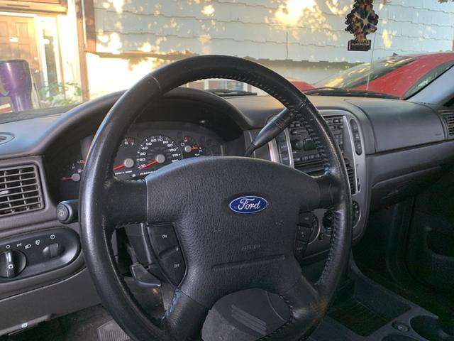 Photo of 2005 Black Ford Explorer