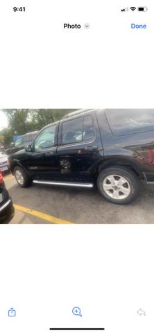 Photo of 2005 Black Ford Explorer
