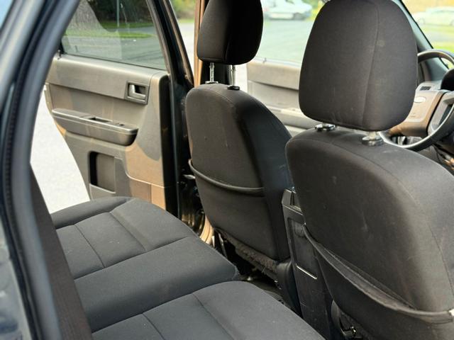 Photo of 2008 Gray Ford Escape