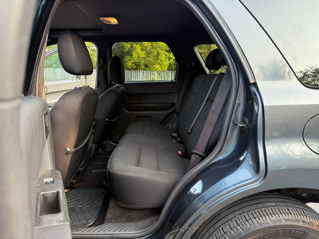 Photo of 2008 Gray Ford Escape