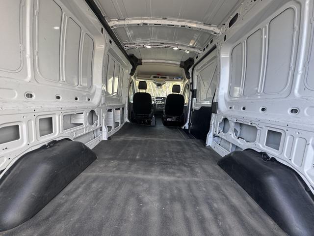 Photo of 2020 White Ford Transit-250