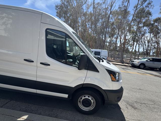 Photo of 2020 White Ford Transit-250