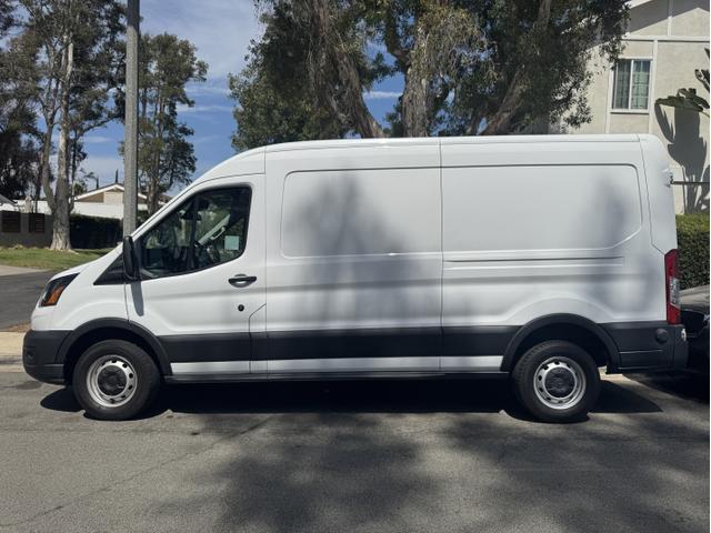 Photo of 2020 White Ford Transit-250