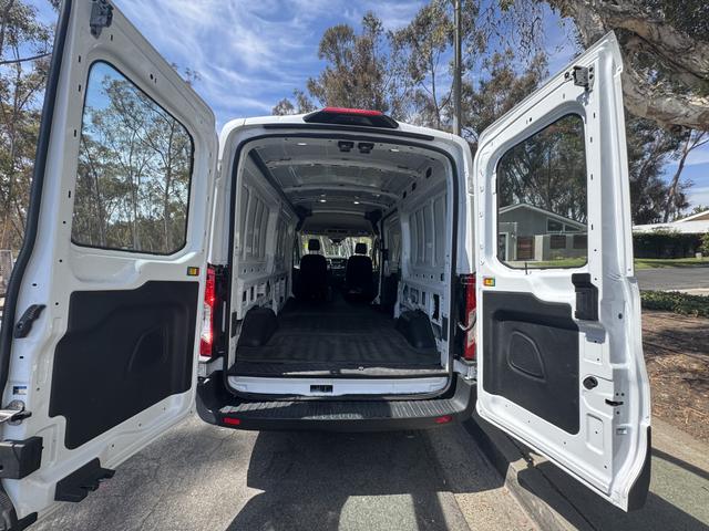 Photo of 2020 White Ford Transit-250