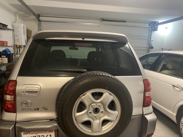 Photo of 2004 Silver Toyota RAV4