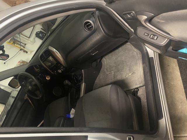 Photo of 2004 Silver Toyota RAV4