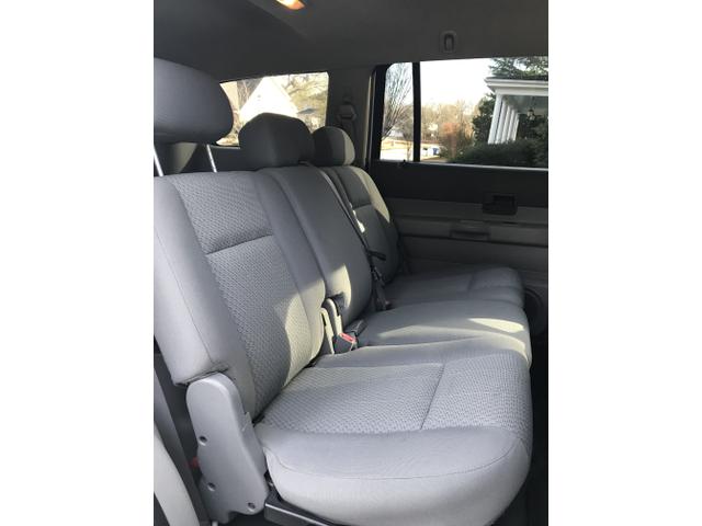 Photo of 2008 White Dodge Durango