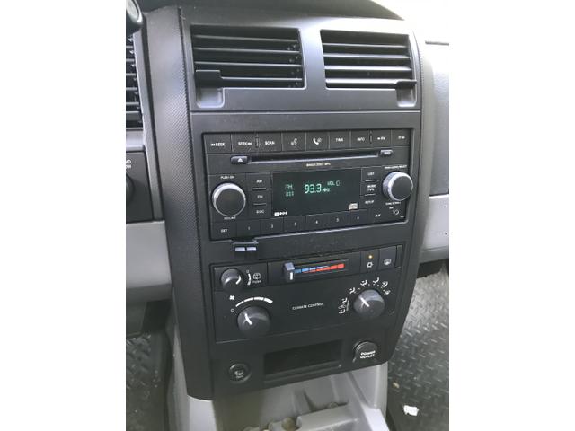 Photo of 2008 White Dodge Durango
