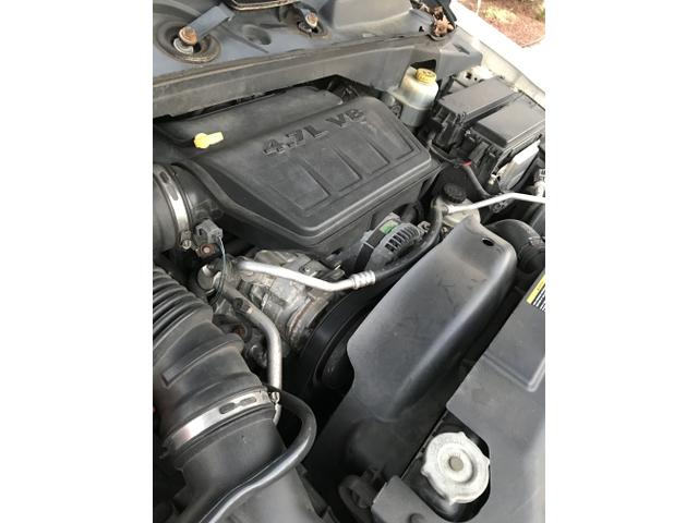 Photo of 2008 White Dodge Durango