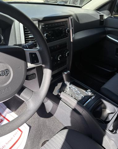 Photo of 2008 Silver Jeep Grand Cherokee
