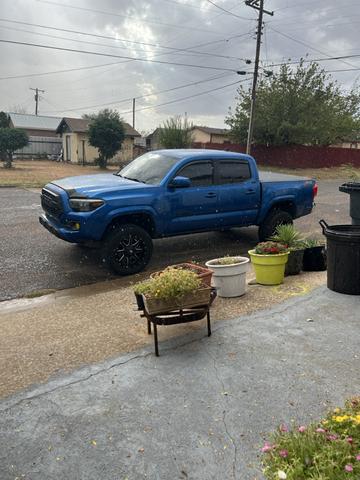 Photo of 2016 Blue Toyota Tacoma