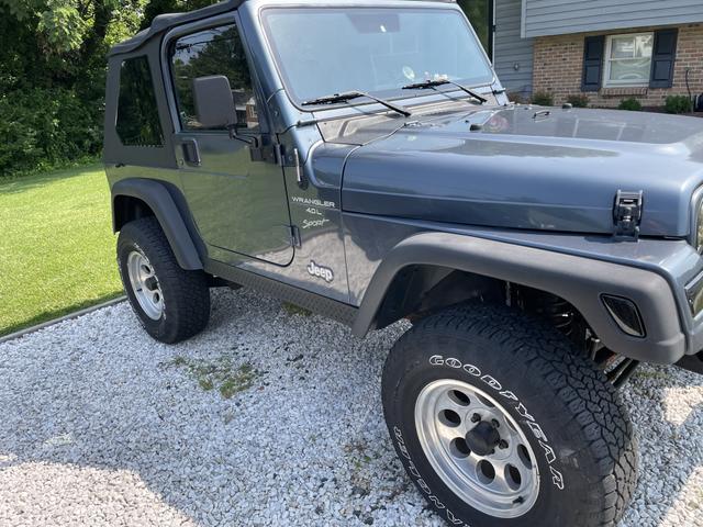 Photo of 2001 Blue Jeep Wrangler