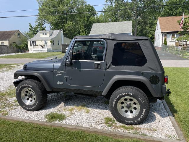 Photo of 2001 Blue Jeep Wrangler