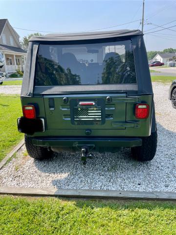 Photo of 2001 Blue Jeep Wrangler