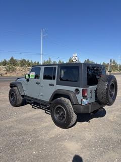 Photo of 2014 Gray Jeep Wrangler Unlimited