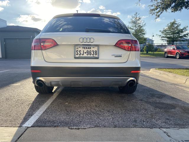 Photo of 2016 White Audi allroad