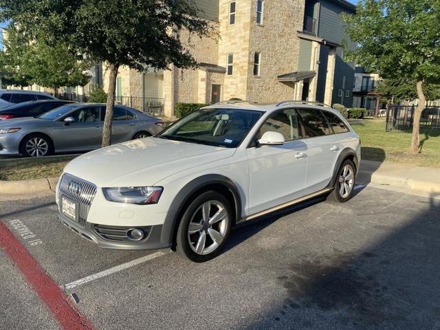 Photo of 2016 White Audi allroad